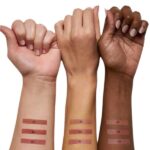 تست رنگ رژ لب مایع مات گلدن رز